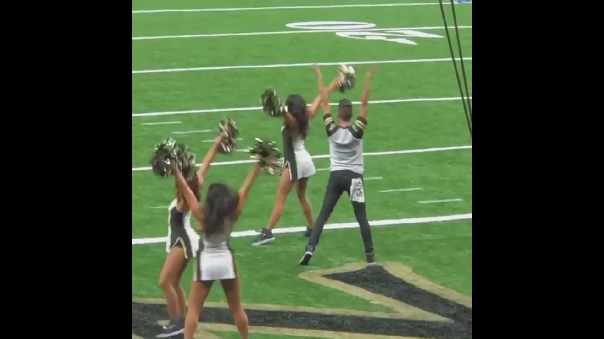 Jesse Hernandez's first performance with the Saintsations