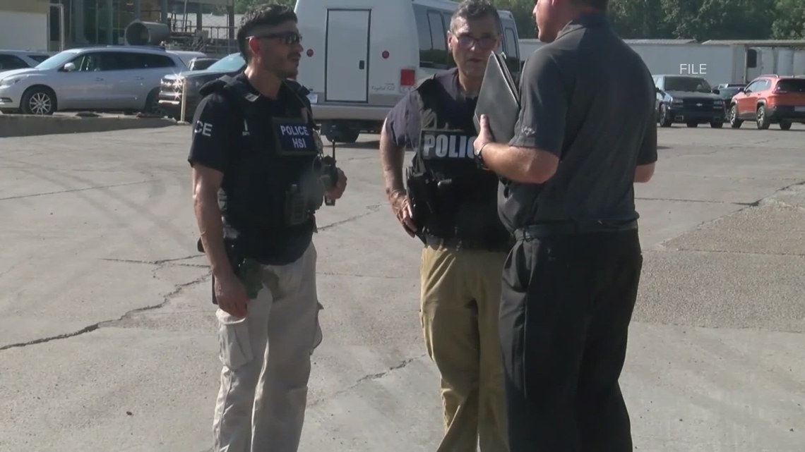 Cooperate with ICE or face prison time, new state law tells police officers