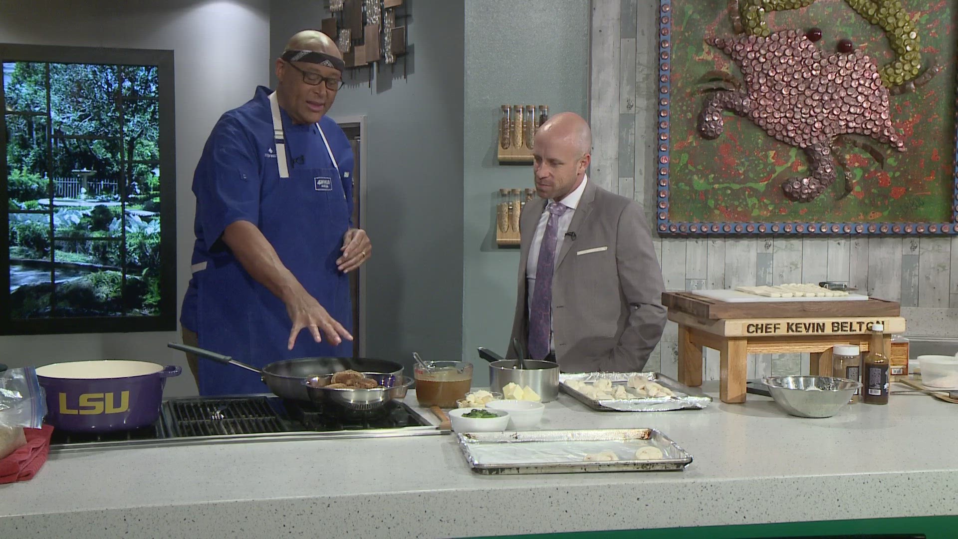 Chef Kevin Belton is in the WWLTV kitchen cooking up garlic chicken.