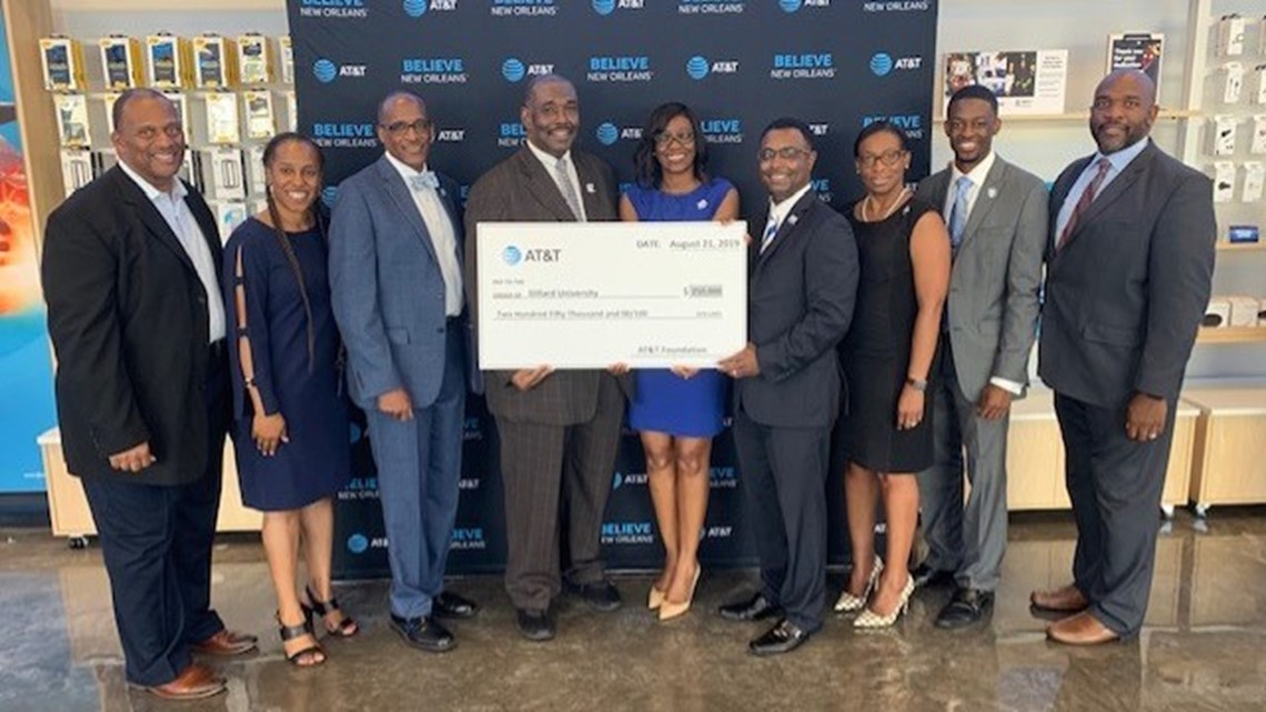 Dillard receives $250k donation from AT&T to honor successful alum's ...