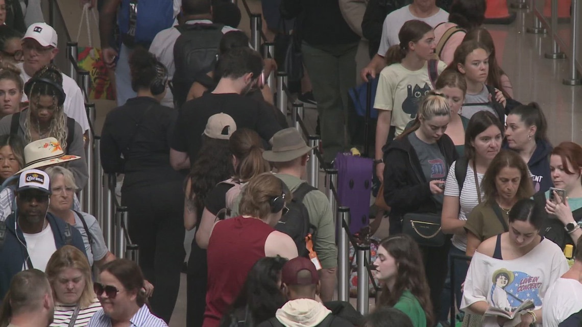 Travelers face 2-hour TSA waits at New Orleans airport amid government shutdown