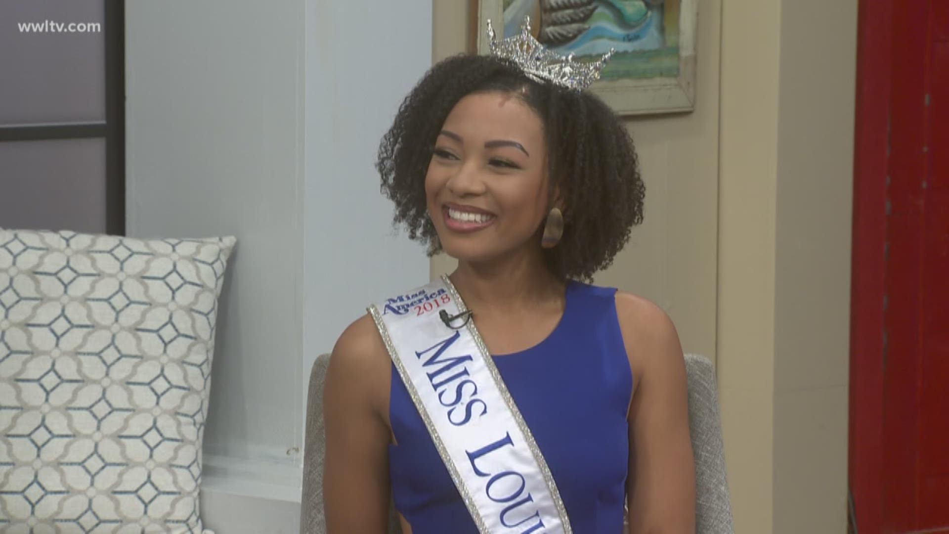 Reigning Miss Louisiana Passing her Crown