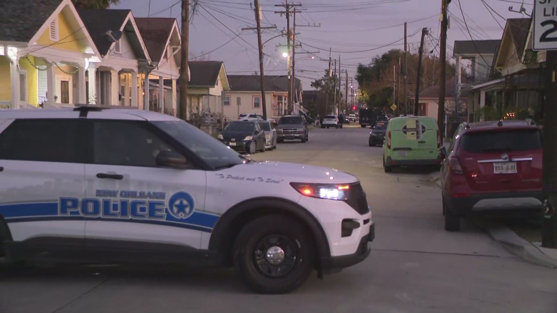 Man surrenders after 14 hour standoff with NOPD inside Desire Street ...