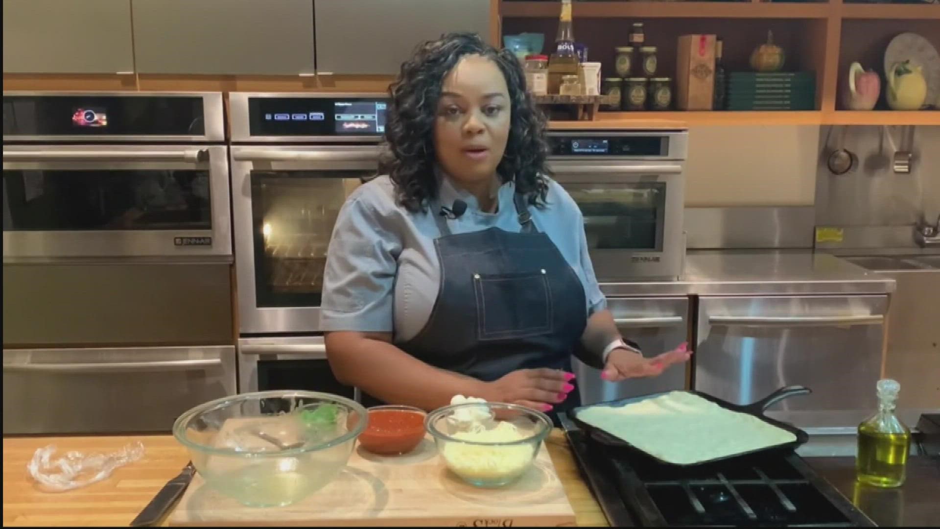 Chef Dee Lavigne of the Southern Food and Beverage Museum shows you how to make pizza using a cast iron skillet.