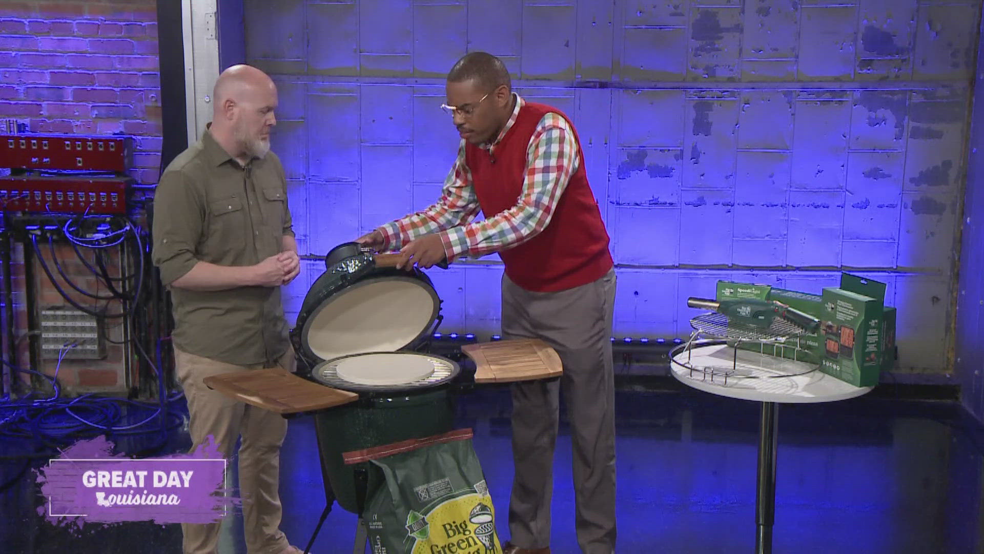 Massey's Outfitters stops by to share some great gift ideas for Dads who love to grill.