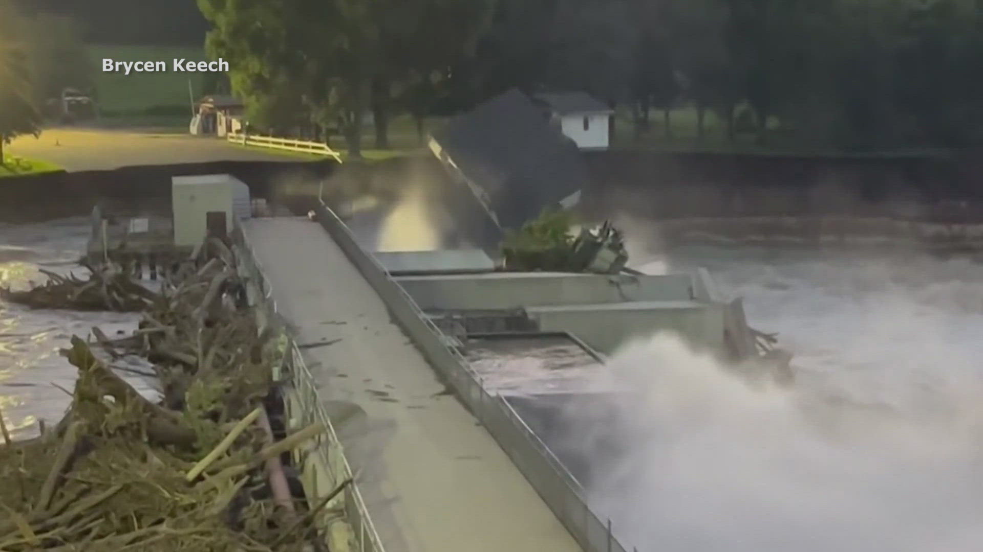 Dam partially fails in Minnesota, house falls into river