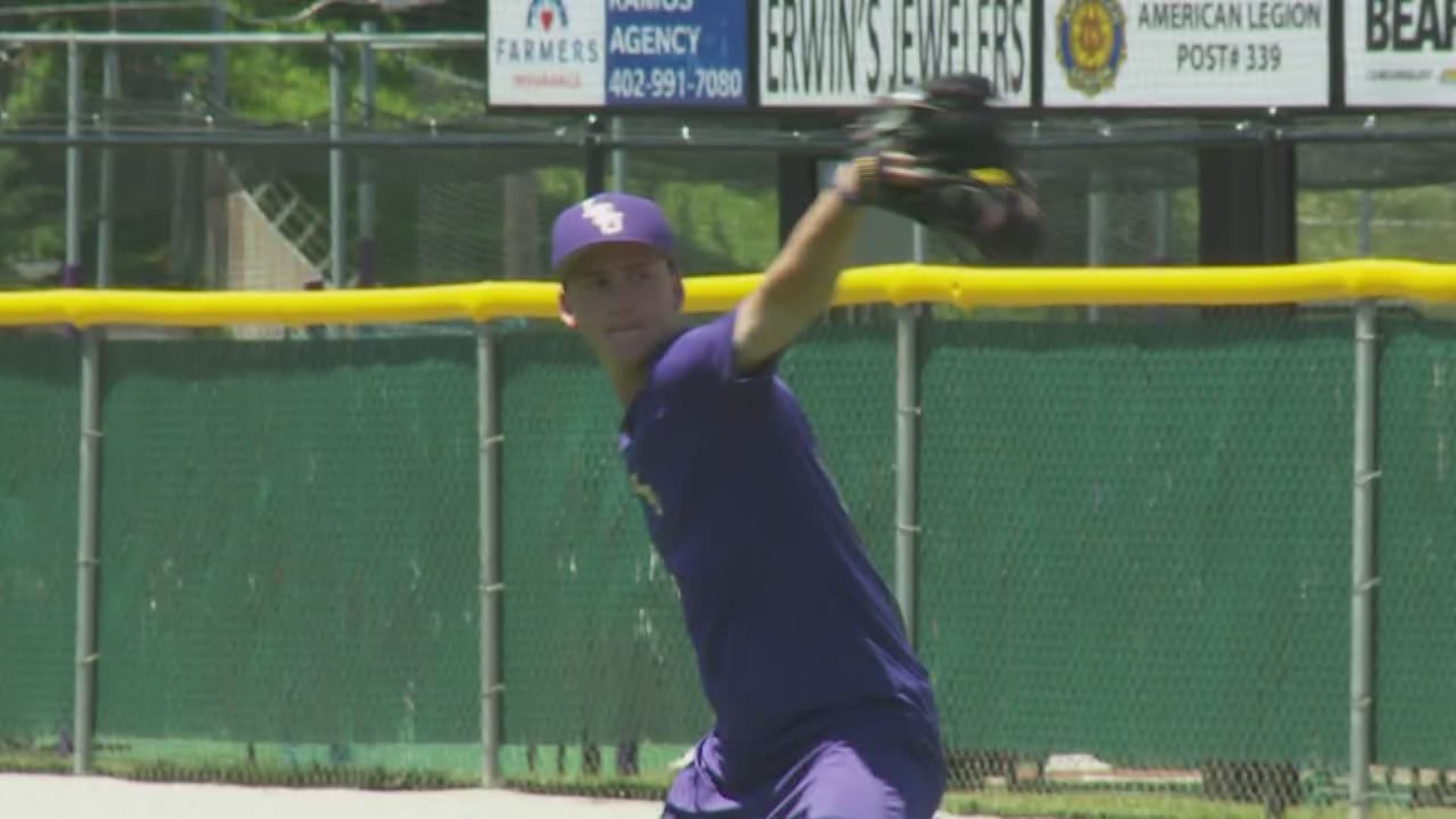 Pitching at CWS is huge for a freshman, but LSU's Eric Walker was a Texas high school QB