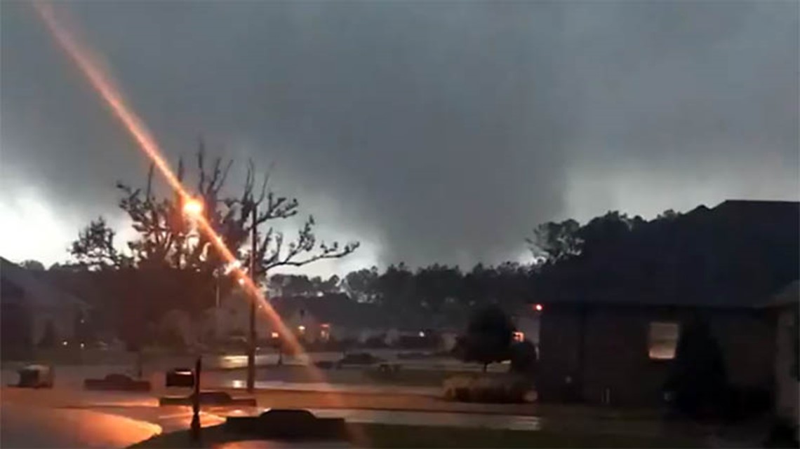 Video Viewer captures possible tornado in Madisonville