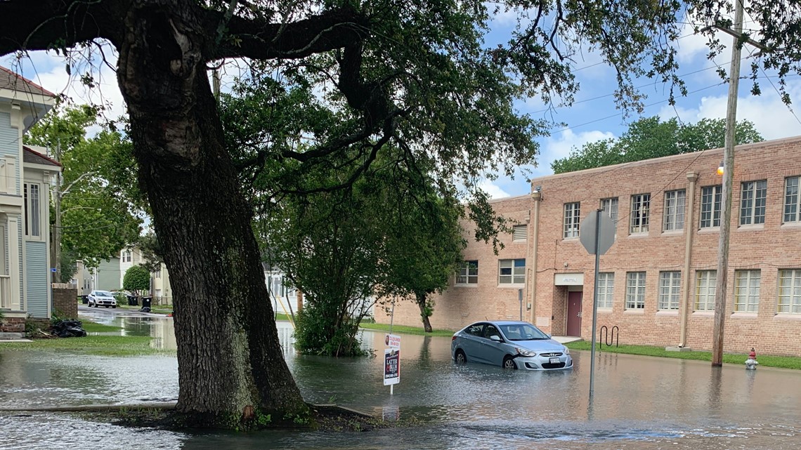 Stuck: residents deal with no water after major Uptown water main break ...