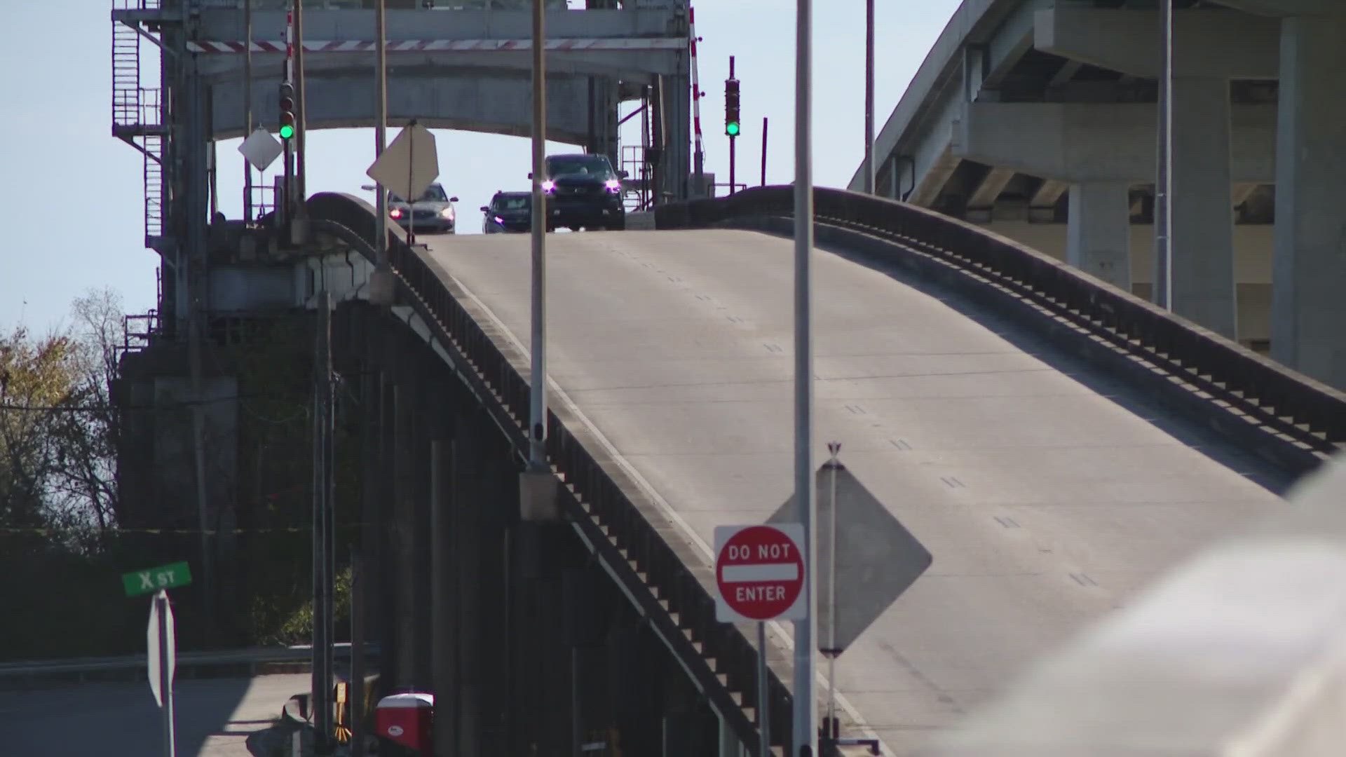 Drivers are encouraged to create a GeauxPass account, Louisiana’s statewide interoperable tolling system, to receive discounted rates.