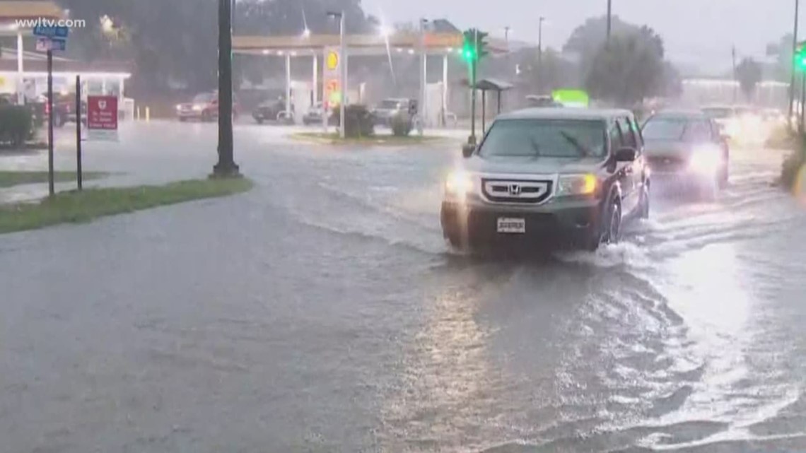 Flash flooding hits Algiers, Gretna streets