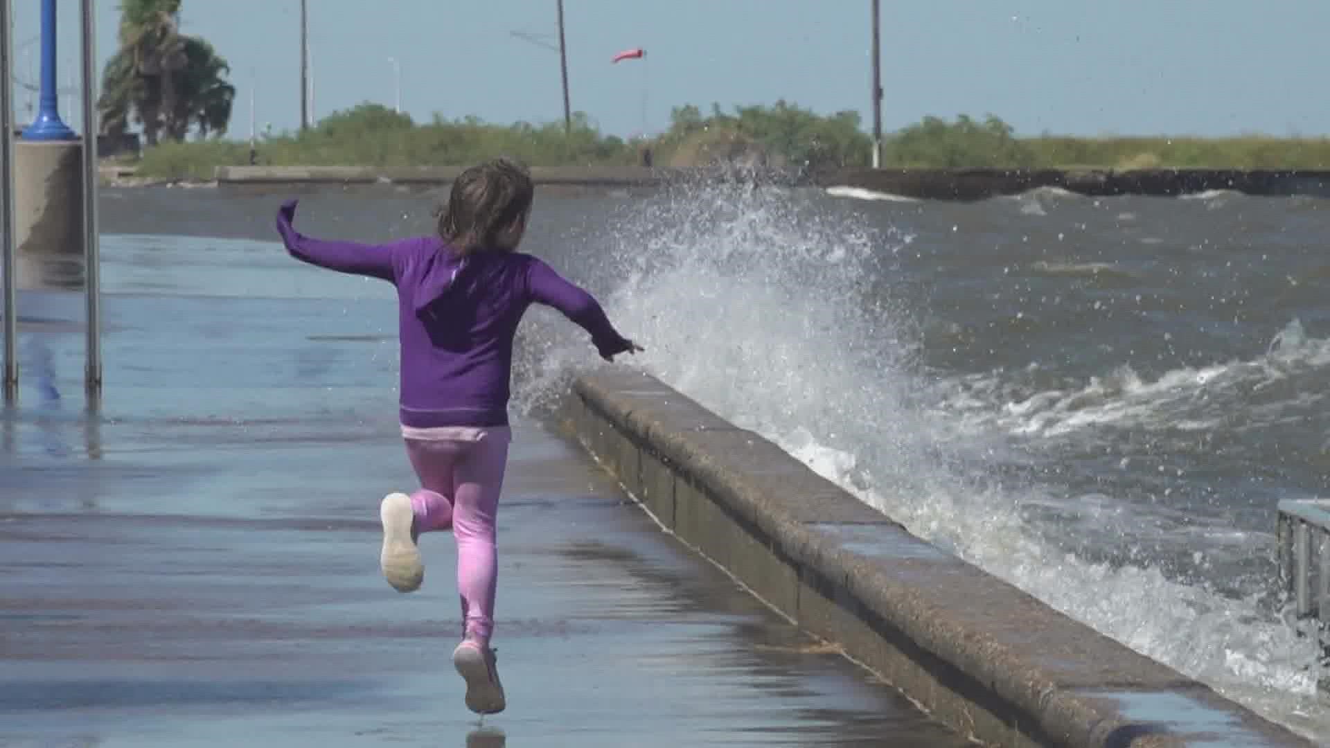 High winds are blowing through New Orleans thanks to Hurricane Ian.