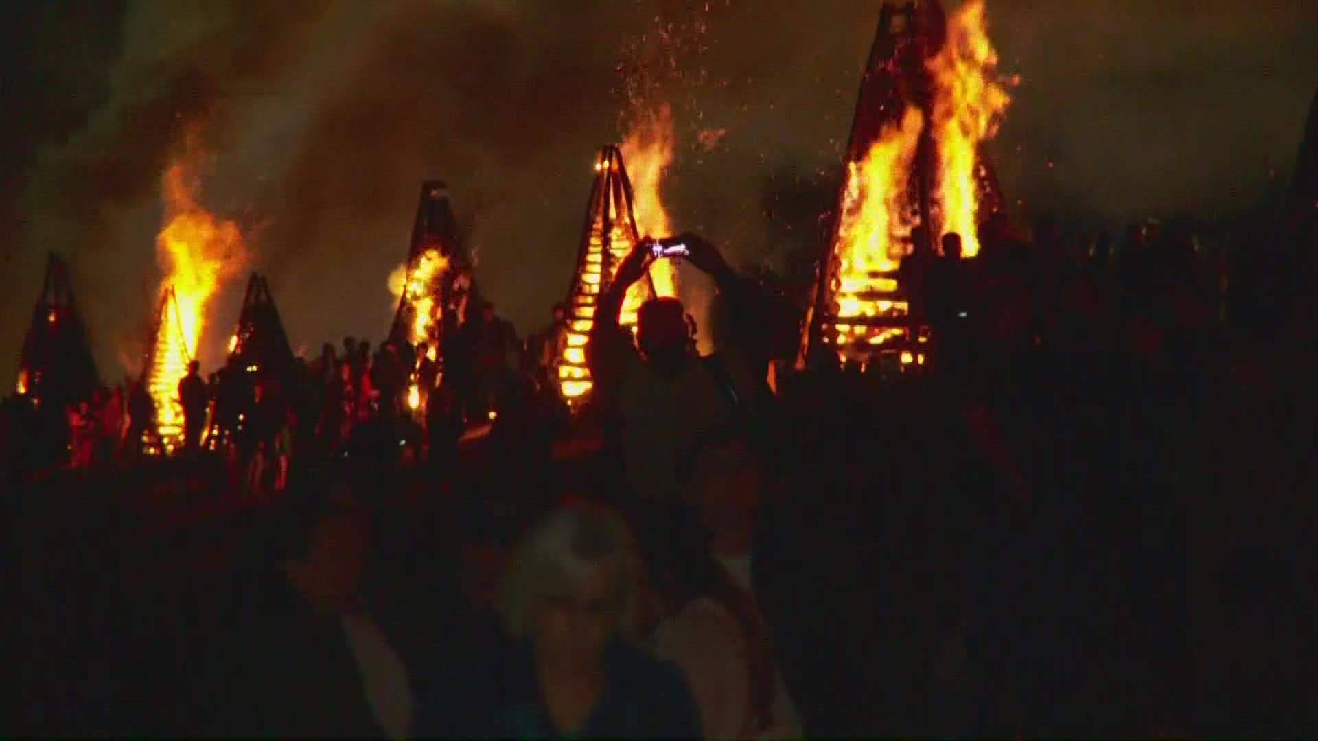 Last Christmas there were no bonfires on the levees in St. James Parish to light the way for Papa Noel, but this year they return.