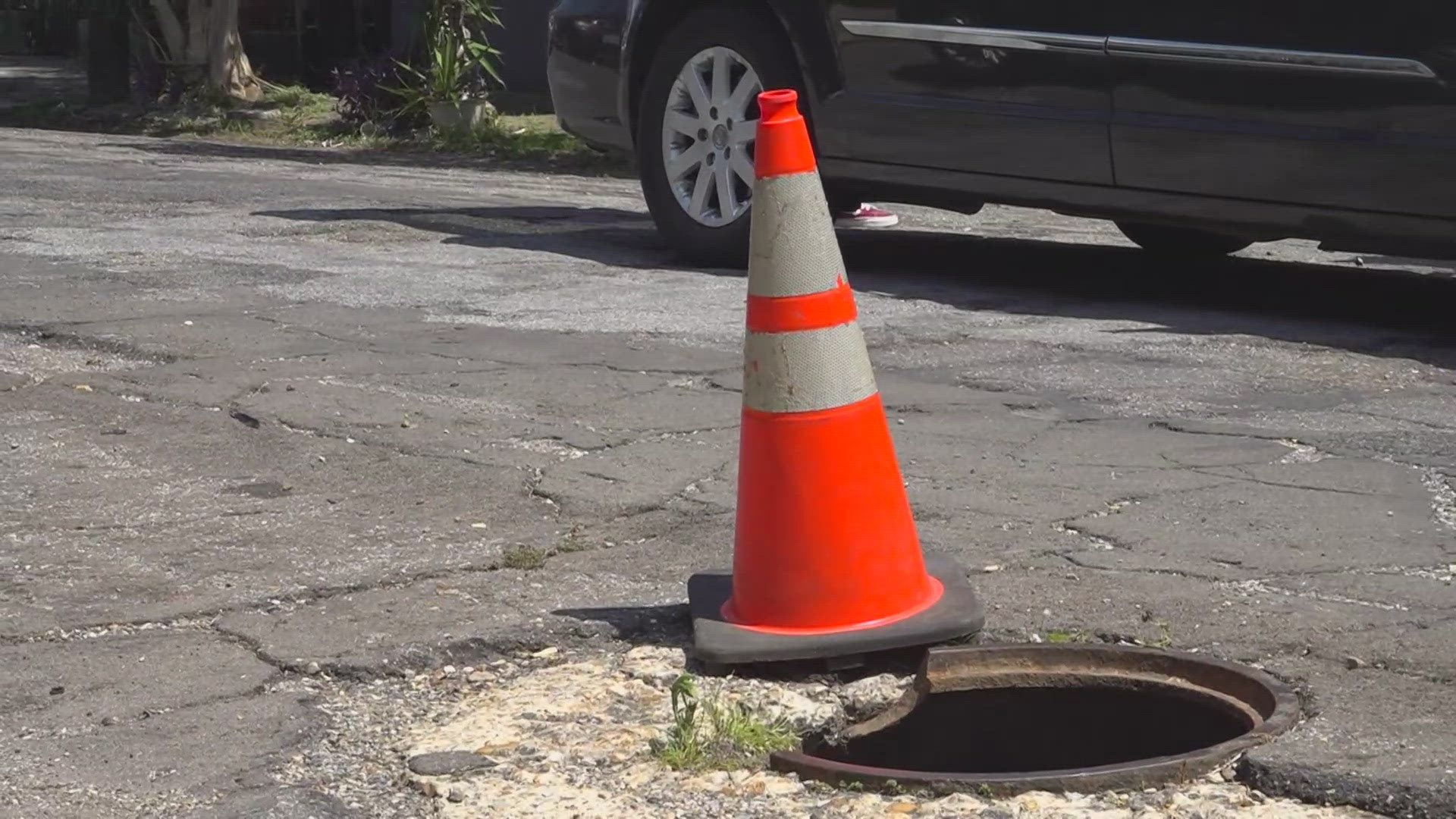 A tweet on X about an uncovered sewer hole is gaining traction. The person who made the post said their ride-share driver fell inside of the hole during a pickup.