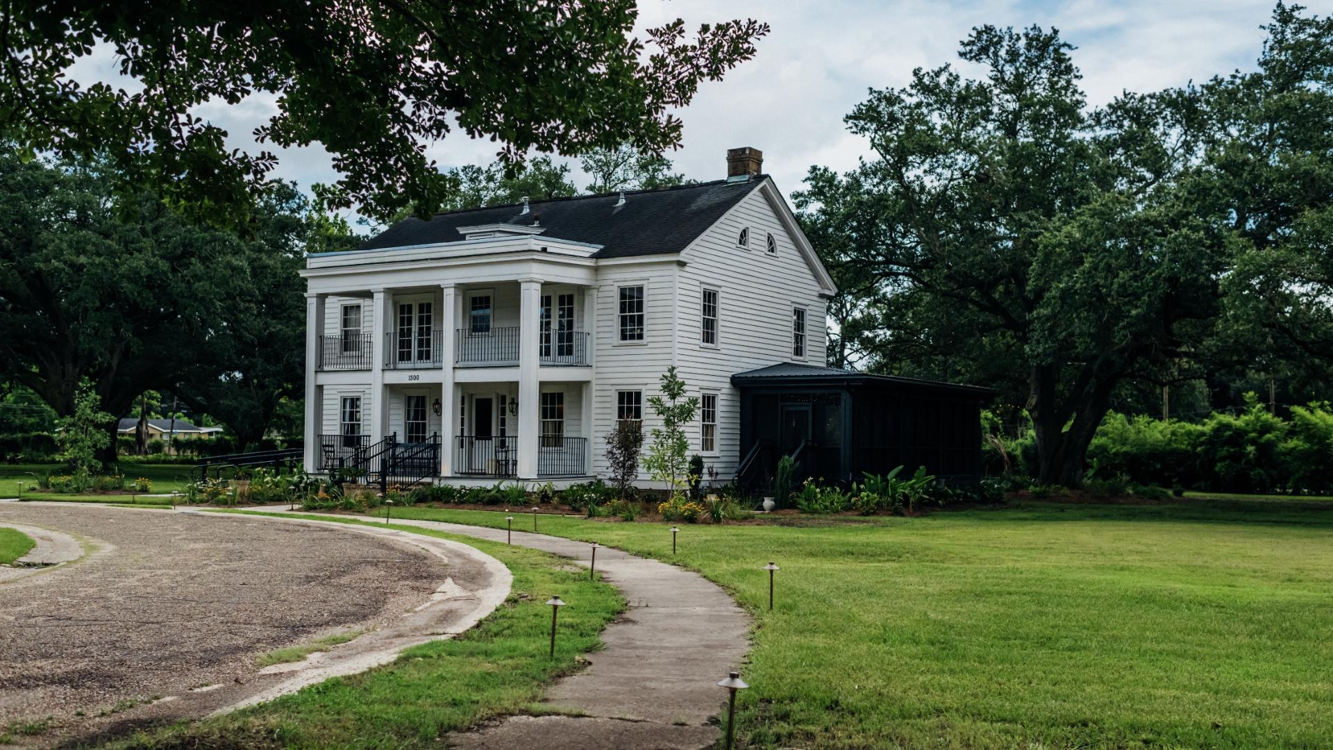 Quaint Algiers spot named one of Bon Appétit’s best new restaurants in ...