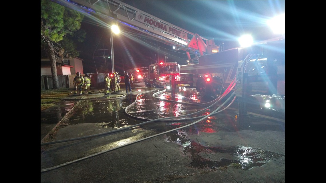 No word on cause of early morning apartment fire in Houma - Vimarsana News