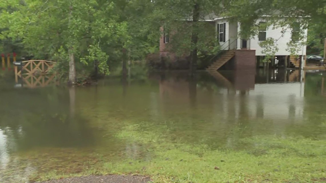 Clean up continues after hundreds of Slidell homes flood from Claudette