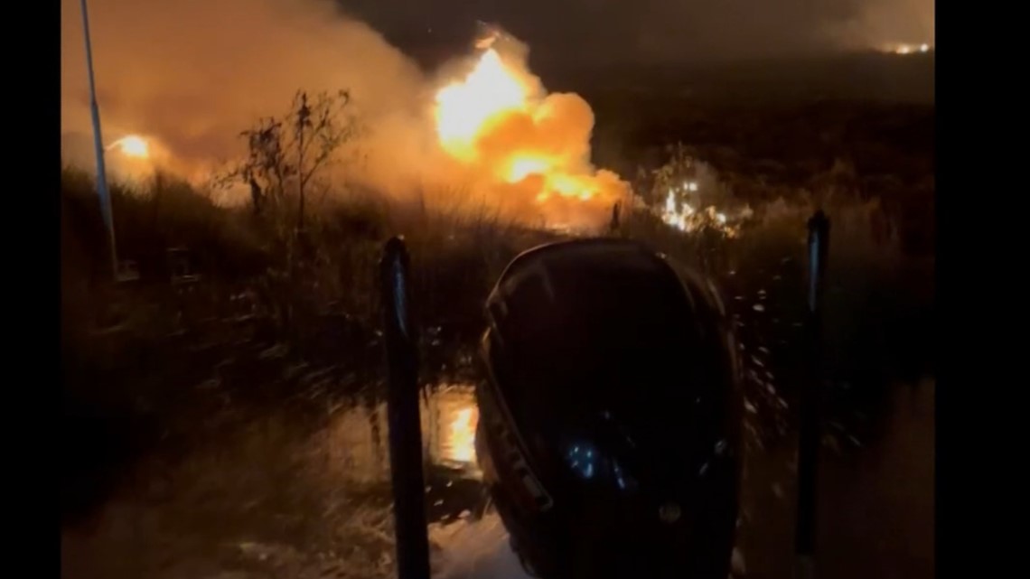 Man saves his home from a burning marsh fire using his boat's motor to put out the flames - Vimarsana News