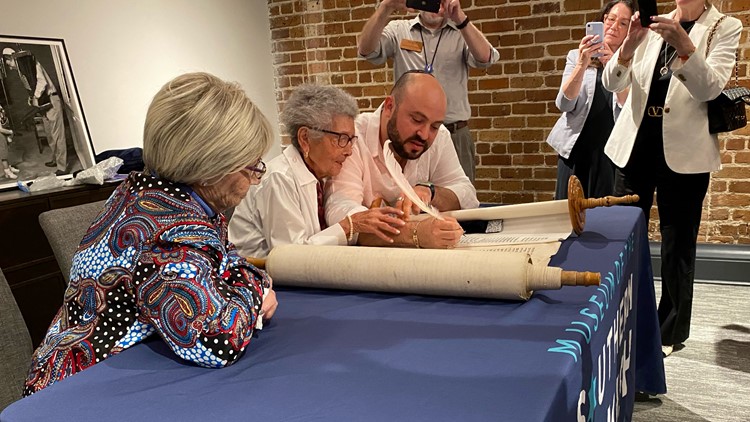 Holocaust survivors in New Orleans contribute to global Torah restoration project