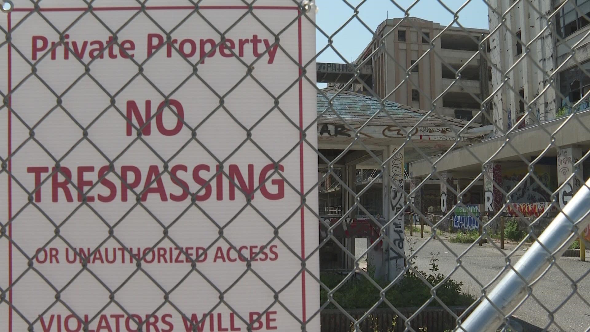 No trespassing signs have gone up at the abandoned and blighted Naval base on Poland Avenue.