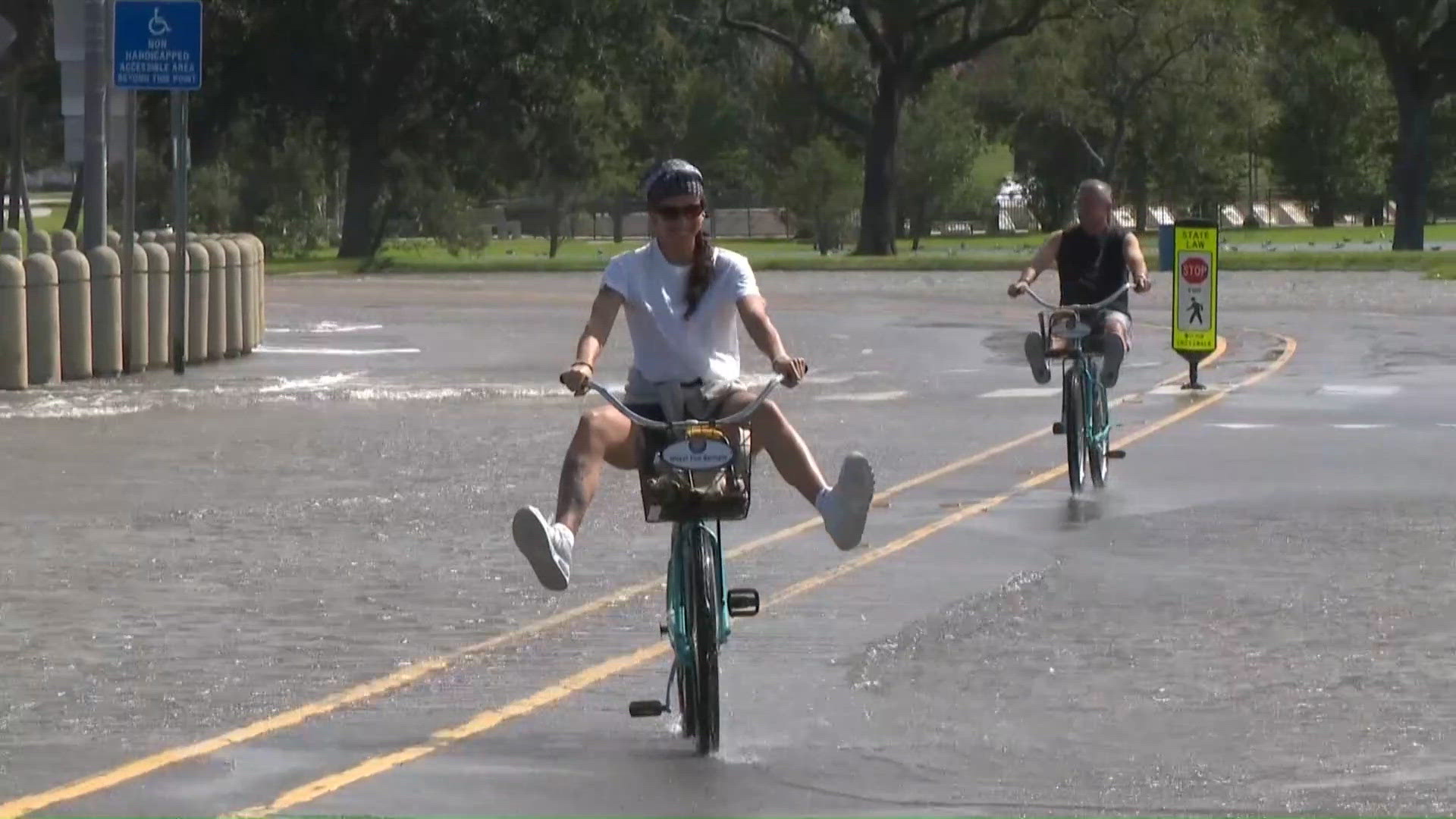 Flooding shuts down roads near St. Bernard–Orleans Parish | wwltv.com