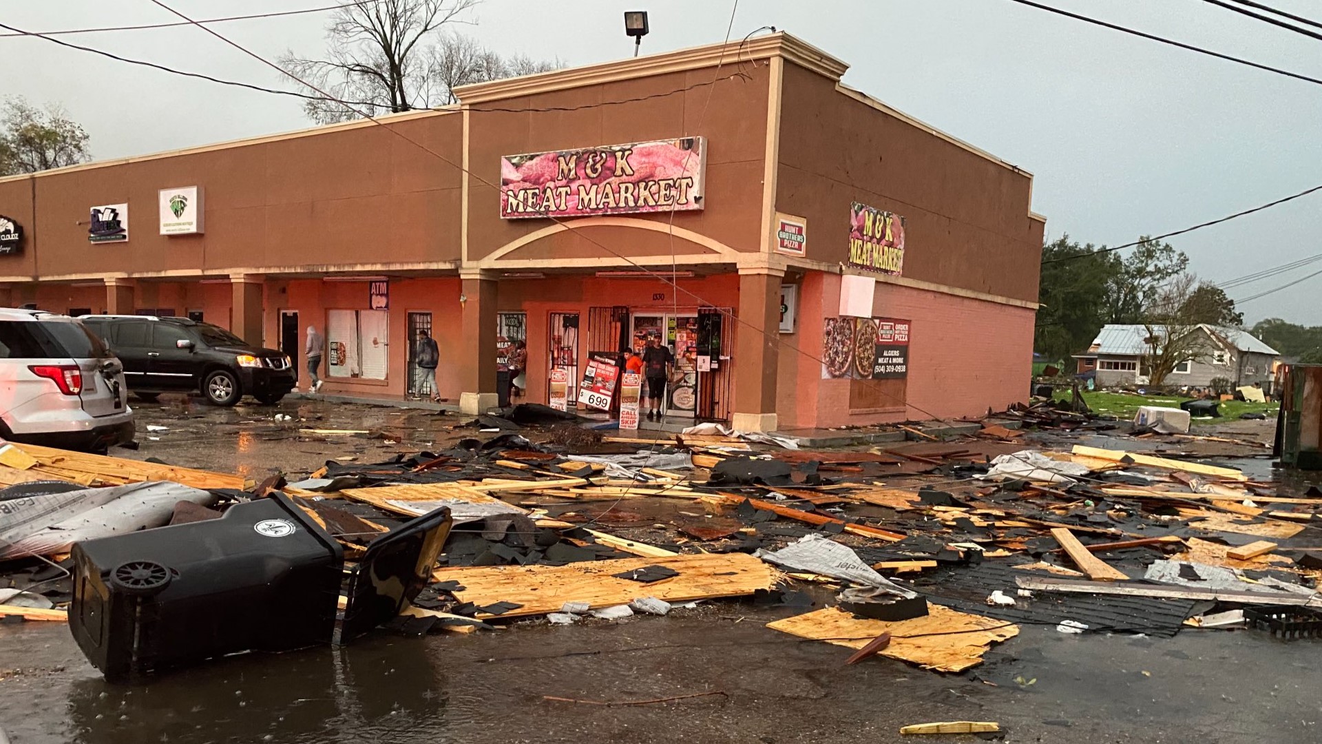 1 dead, thousands without power, homes damaged as tornadoes sweep ...