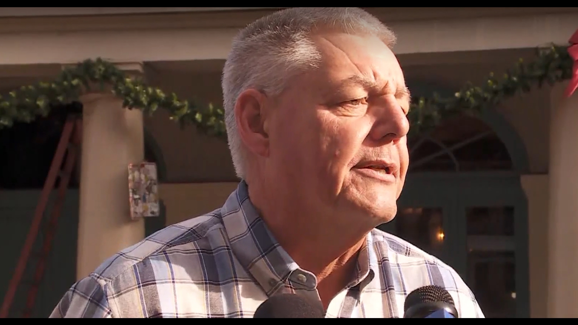 Jay Roman, of Cafe du Monde, speaks to the media about the temporary closure due to structural concerns.