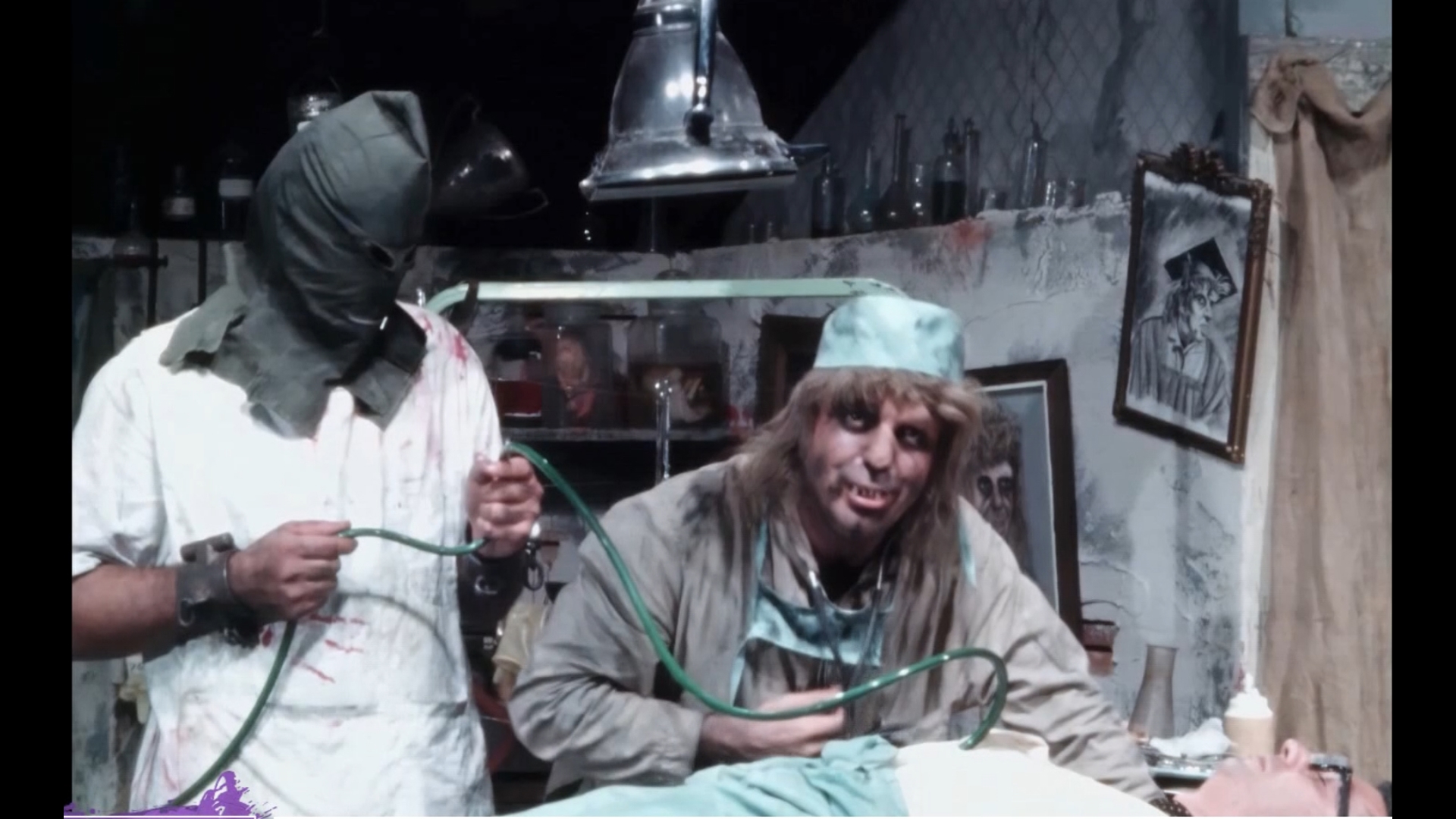 Malik sat down with some cast members of Morgus to discuss their memories!