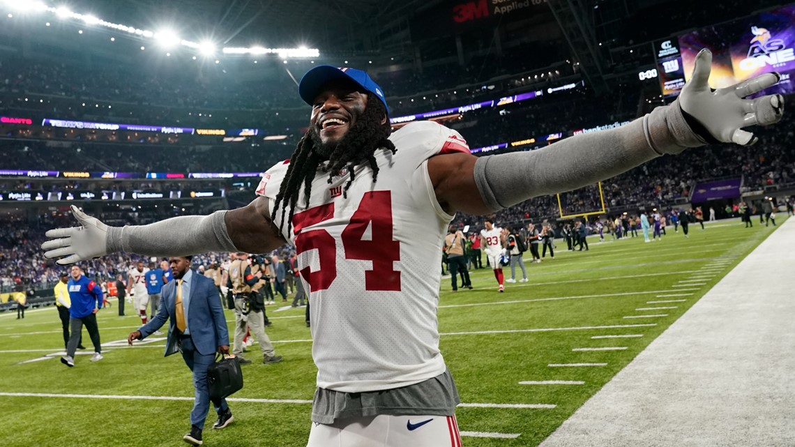 Giants sign veteran LB Jaylon Smith to practice squad; OL KC