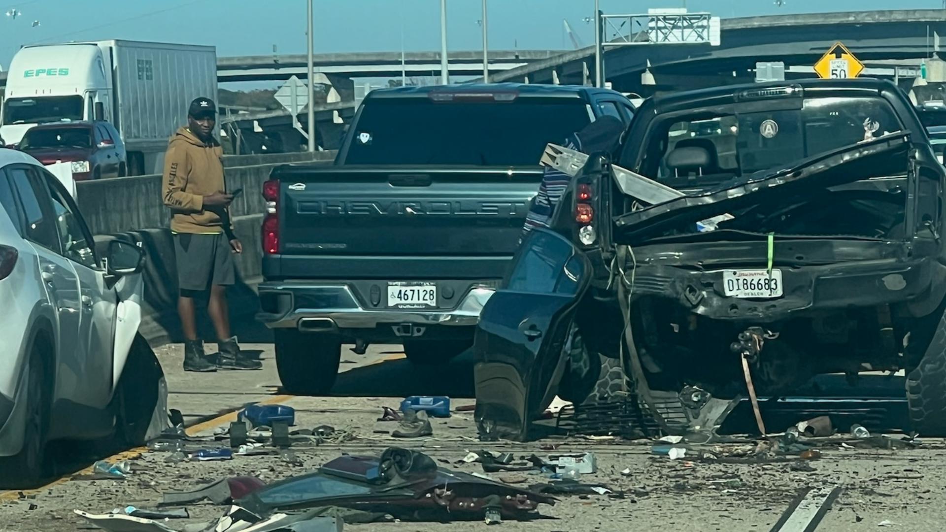 Crash backs up traffic on US Hwy 90B toward Crescent City Connection ...