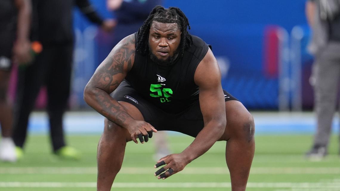 Saints select Wright and Lance in 4th round