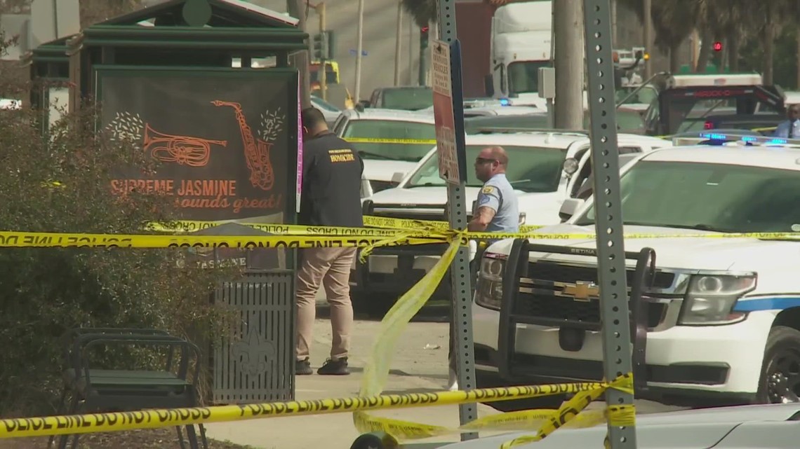 Shooter kills man in New Orleans, nearby Walmart locked down after