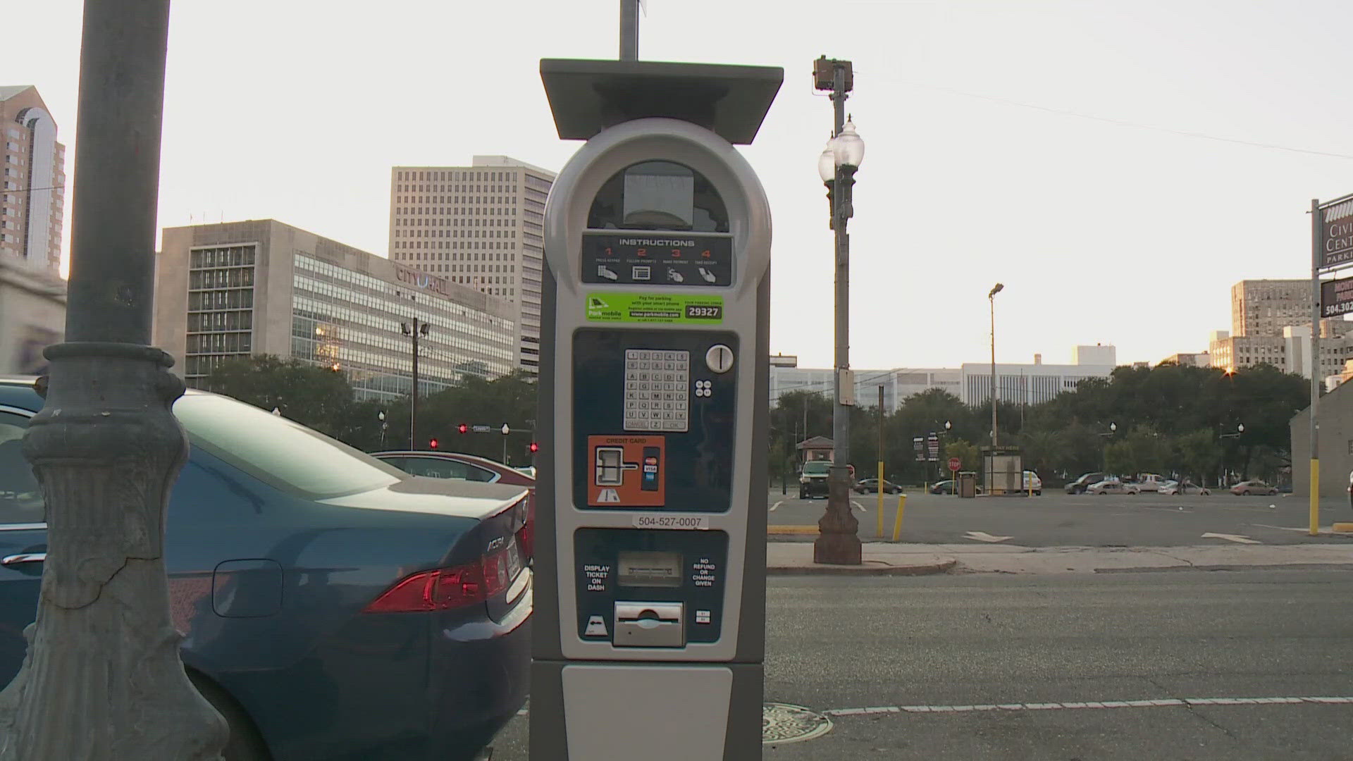 New Orleans cuts parking costs for hospitality workers | wwltv.com
