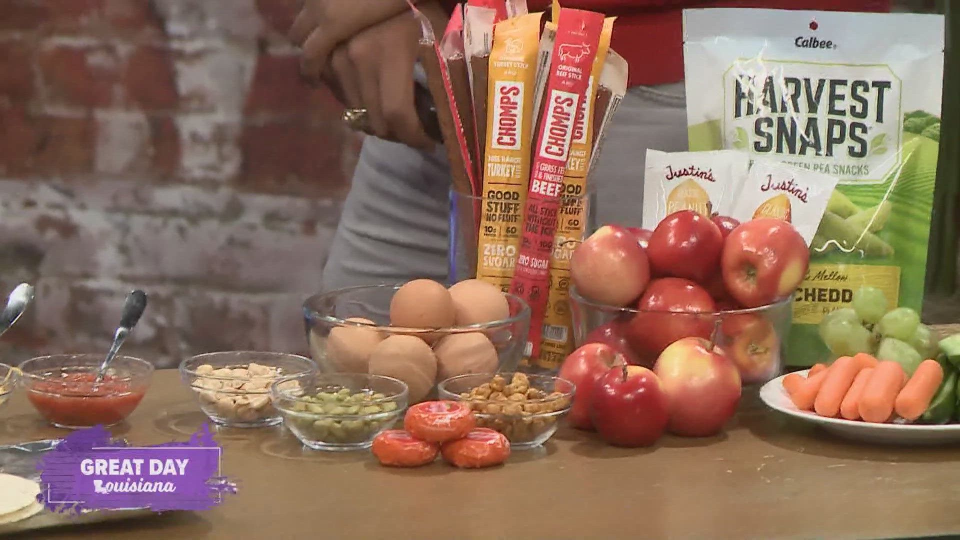 Nutritionist Amy Davis shares some great ideas for breakfast and snack options that are easy to eat on the go, but still offer great nutritional value.