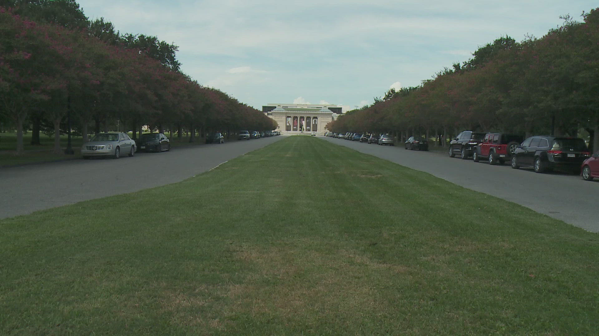 The NOPD is urging women to remain vigilant while jogging after an attempted kidnapping in City Park over the weekend.

