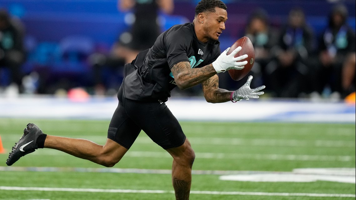 New Orleans Saints cornerback Alontae Taylor (27) during an NFL football  game against the Los Angeles Rams, Sunday, Nov. 20, 2022, in New Orleans.  (AP Photo/Tyler Kaufman Stock Photo - Alamy