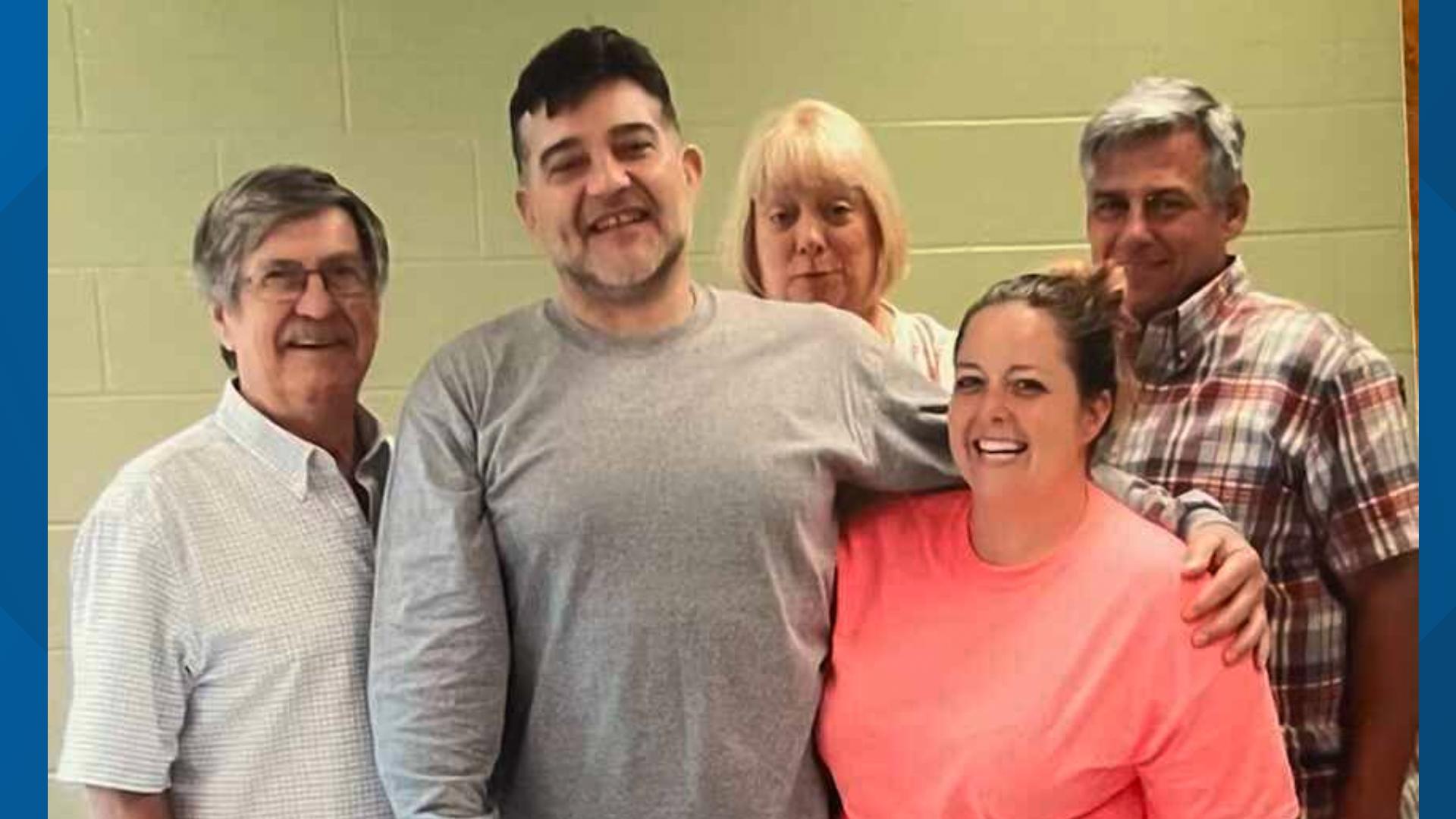 Louisiana death row inmate released on bail after decades behind bars(00)