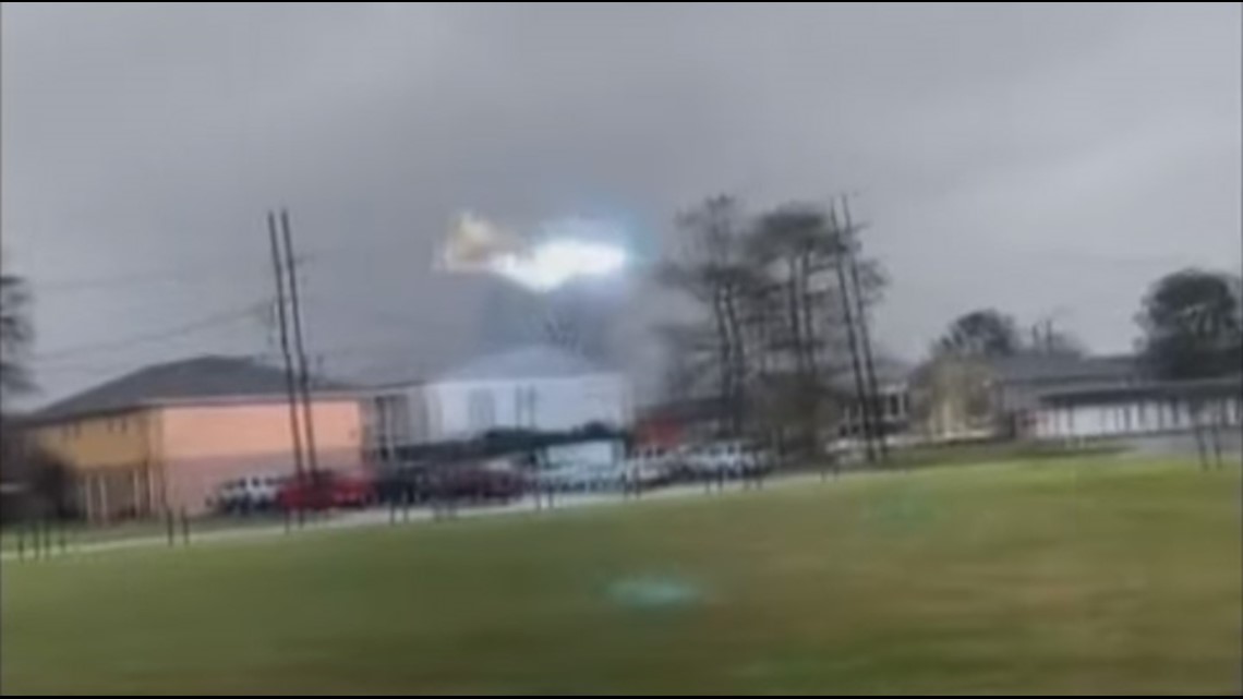 VIDEO: Transformer blows in Kenner, killing power for more than 10,000 in winter storm - Vimarsana News