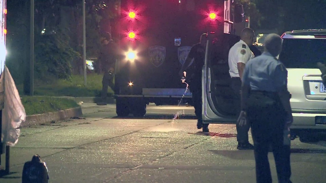 SWAT roll in Gentilly pushes into Tuesday night | wwltv.com