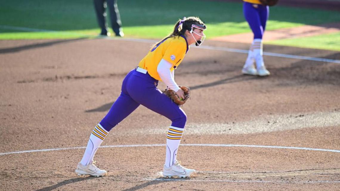 Stanford blanks LSU in softball super regional, advances to WCWS