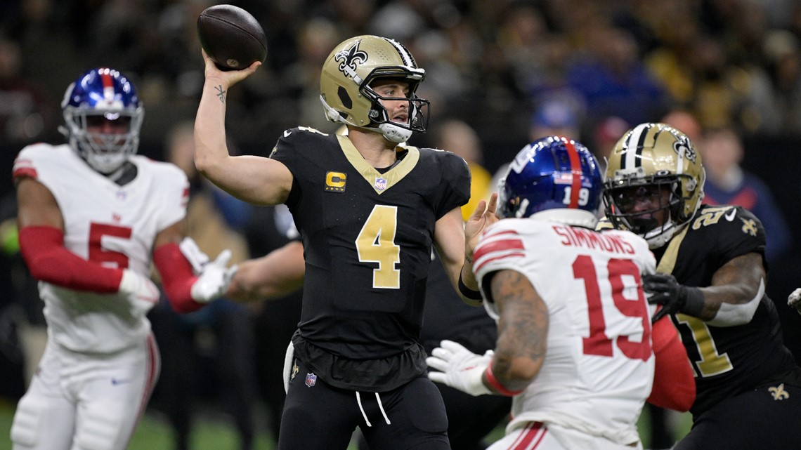 Carr throws 3 TD passes as Saints top Giants 24-6 to remain tied atop ...