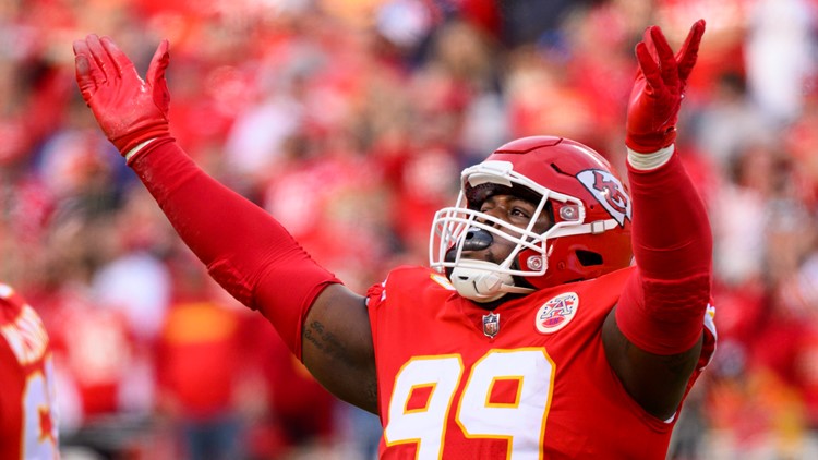 Kansas City Chiefs defensive tackle Khalen Saunders (99) against