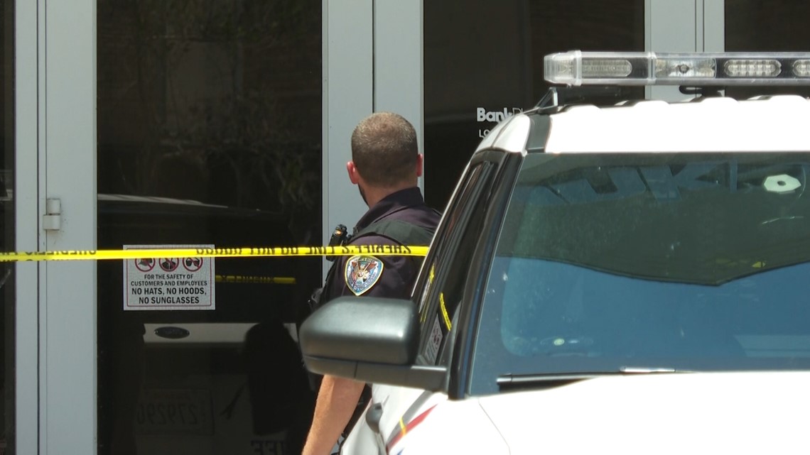 Bank robbed on Metairie Road, suspect at large