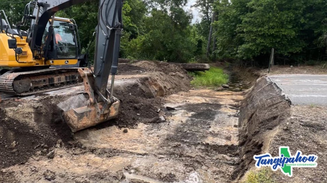 Road collapses in Tangipahoa Parish, crews working to repair