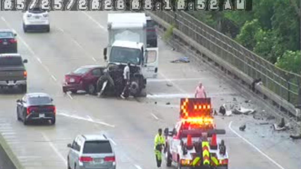 DOTD: 2 right lanes closed on I-610 East after crash near St. Bernard Avenue