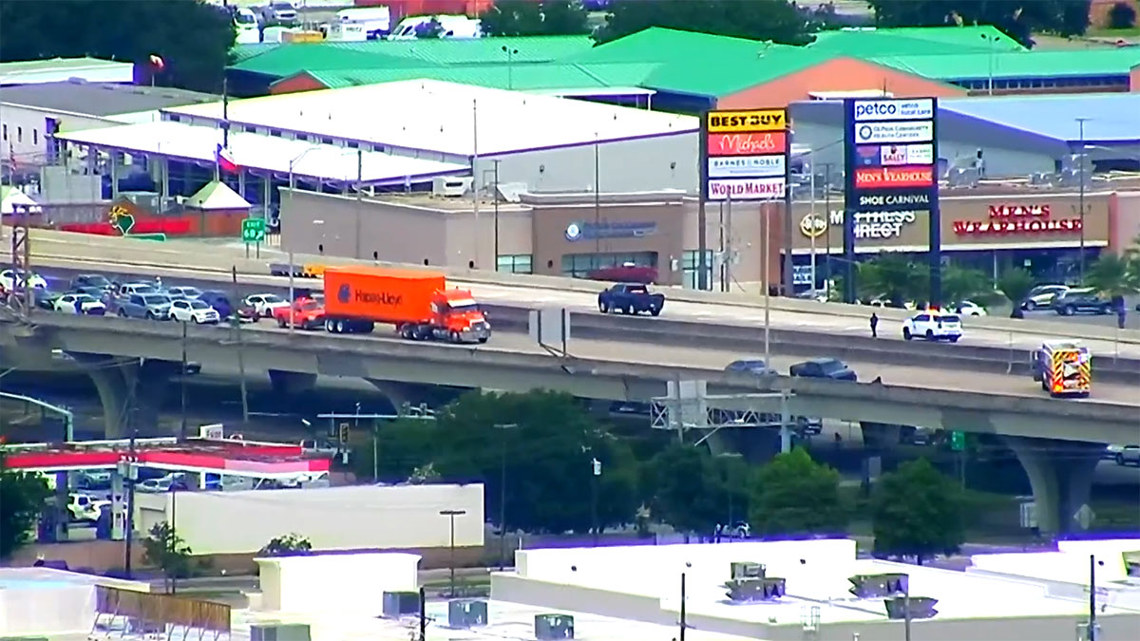 mardi gras store on westbank expressway