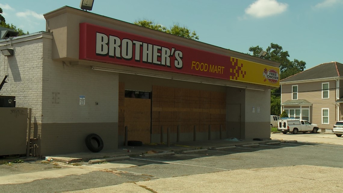 Abandoned food mart ransacked in Old Jefferson