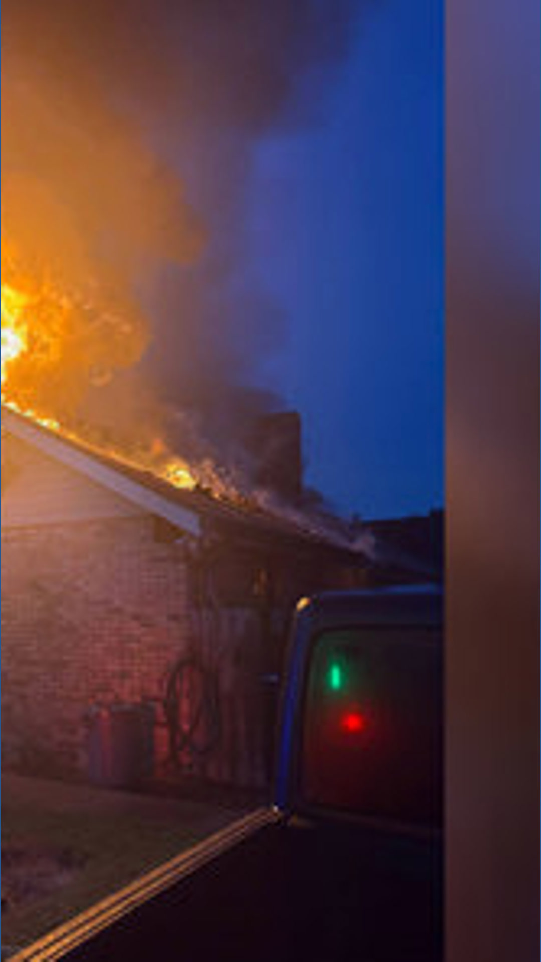 Heavy flames spread from garage, engulf Houma home | wwltv.com