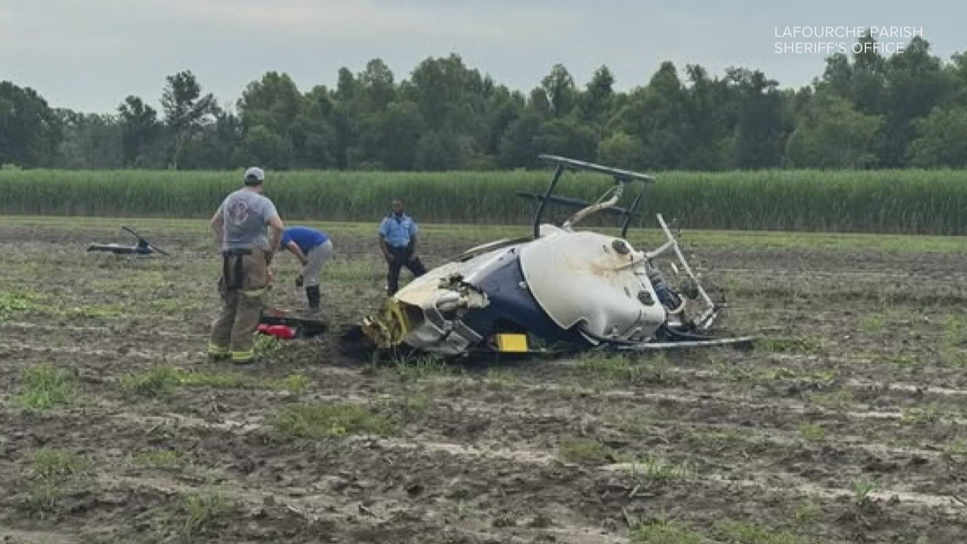 One dead after helicopter crashes in Lafourche Parish, authorities say ...