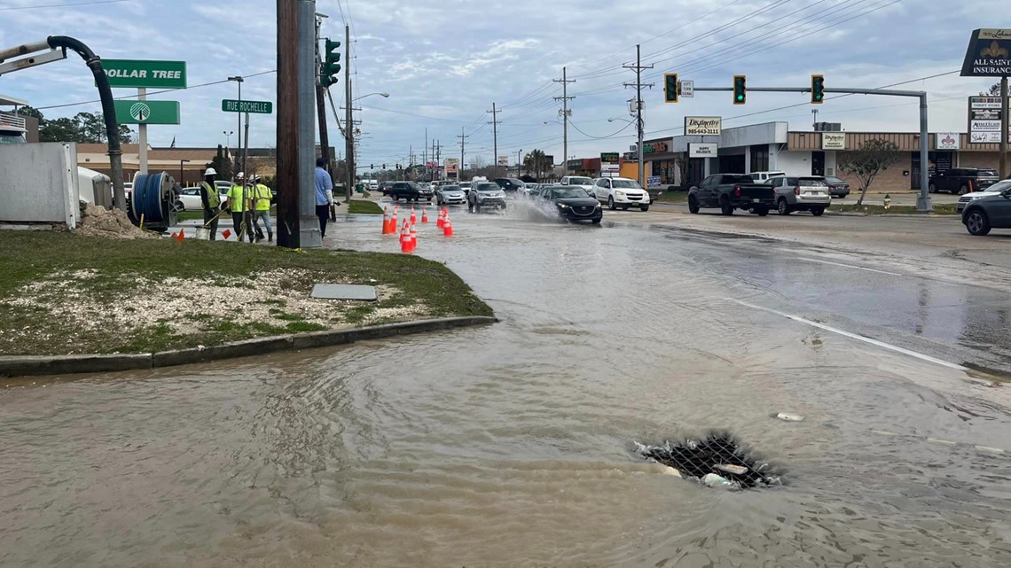 Broken water main causes street flooding in Slidell, police say - Vimarsana News